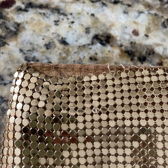 Whiting and Davis gold clutch purse - Picture 8 of 9